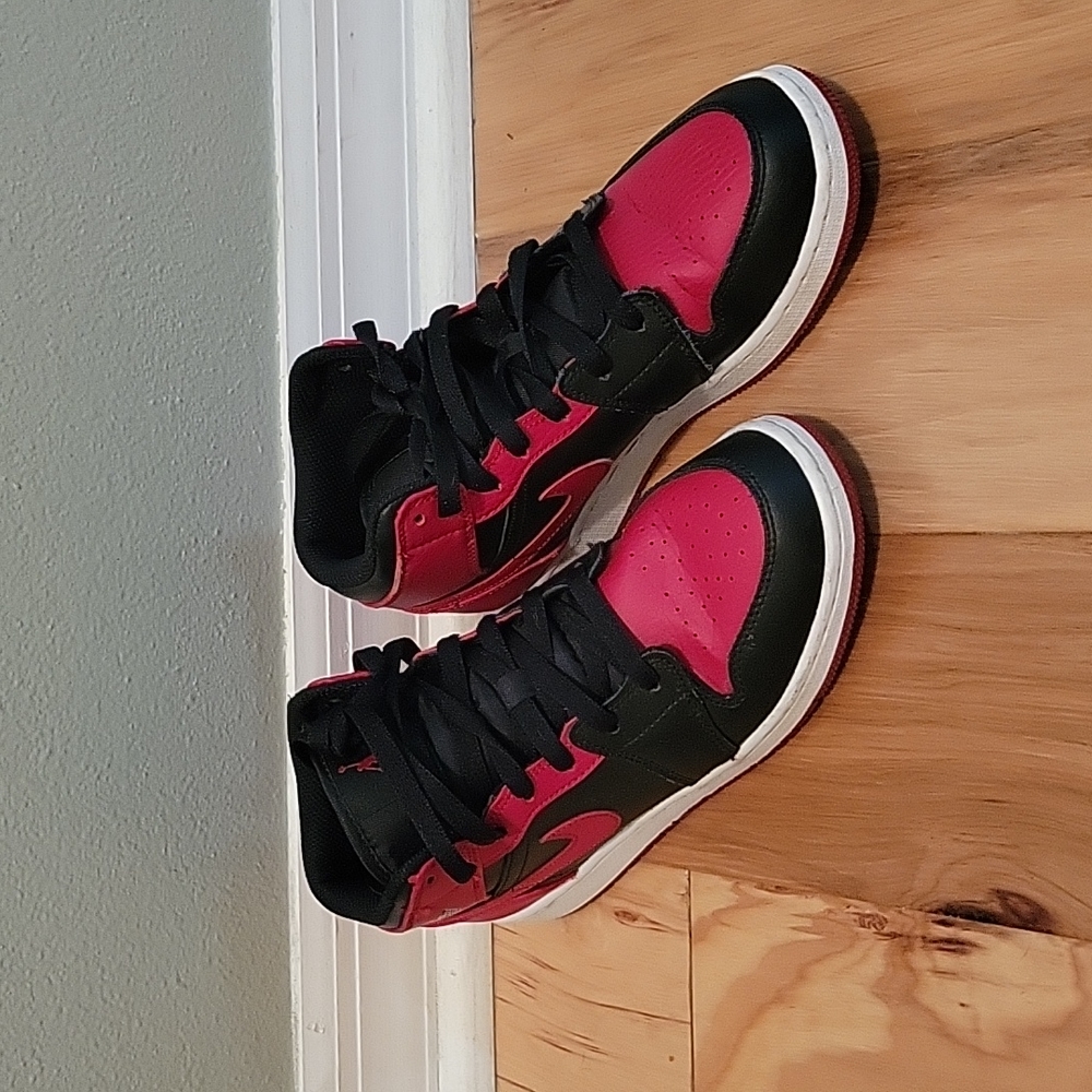 Nike Jordan 1, mid, bred colorway
